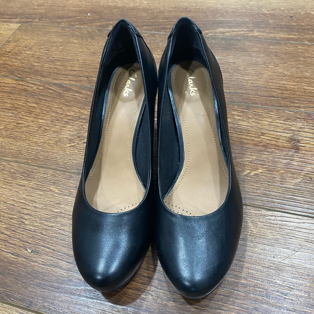 Classic black pumps